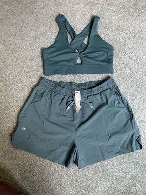 Fabletics Women's Athletic Shorts & Matching Sports Bra in Teal